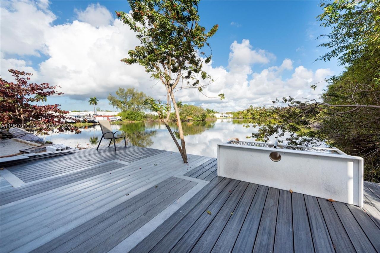 1920-1936 Stirling Rd , Dania Beach, FL 33004 Photo