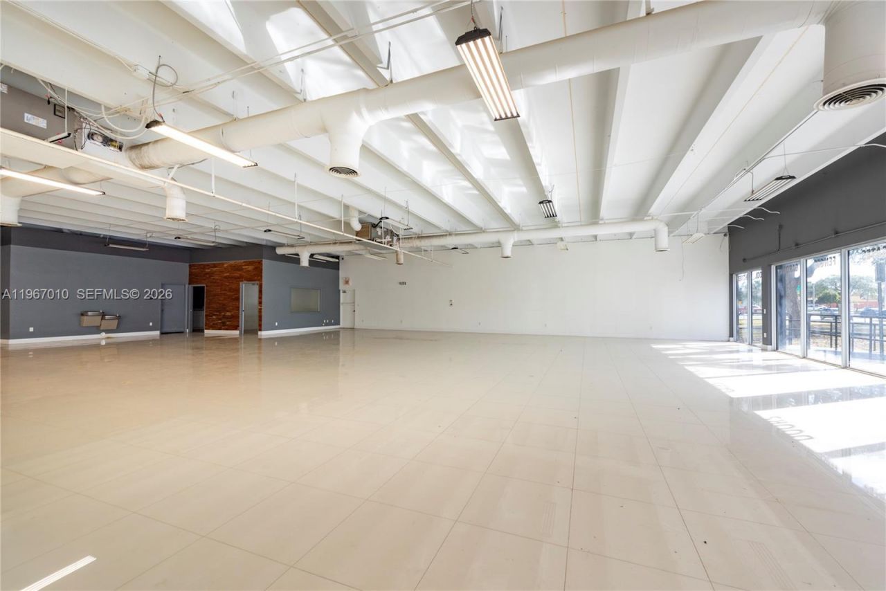 1920-1936 Stirling Rd , Dania Beach, FL 33004 Photo