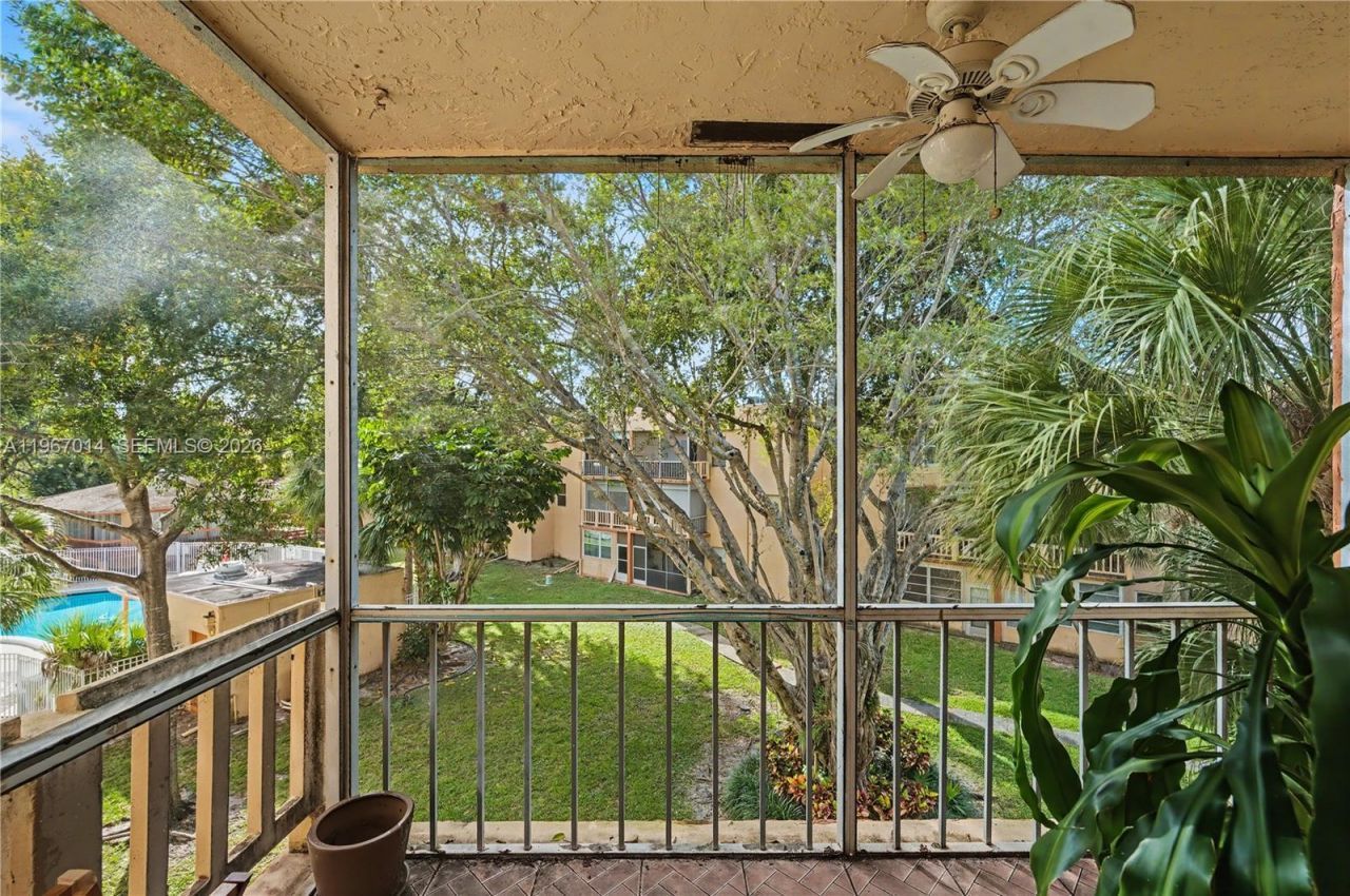 8380 Lagos De Campo Blvd, Unit 307, Tamarac, FL 33321 Photo