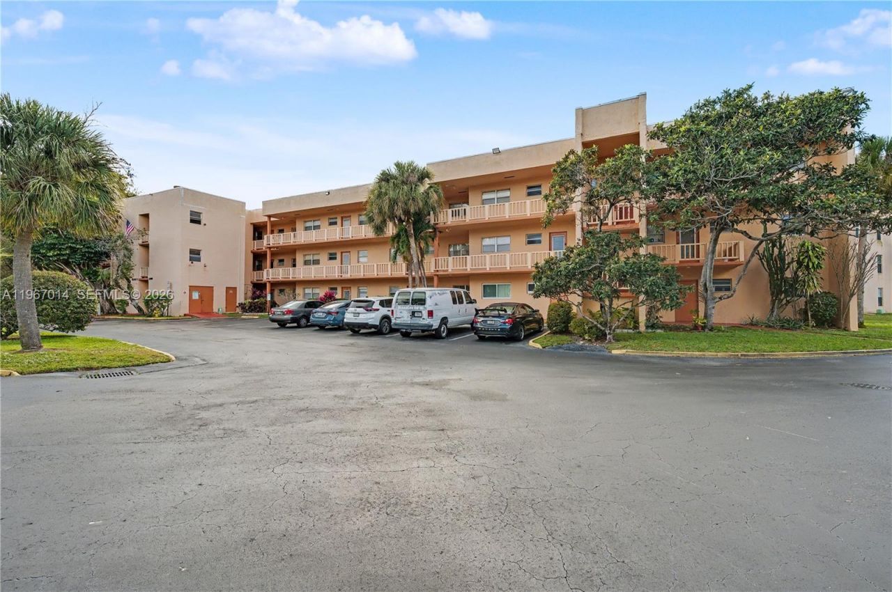 8380 Lagos De Campo Blvd, Unit 307, Tamarac, FL 33321 Photo