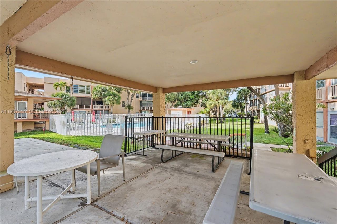 8380 Lagos De Campo Blvd, Unit 307, Tamarac, FL 33321 Photo