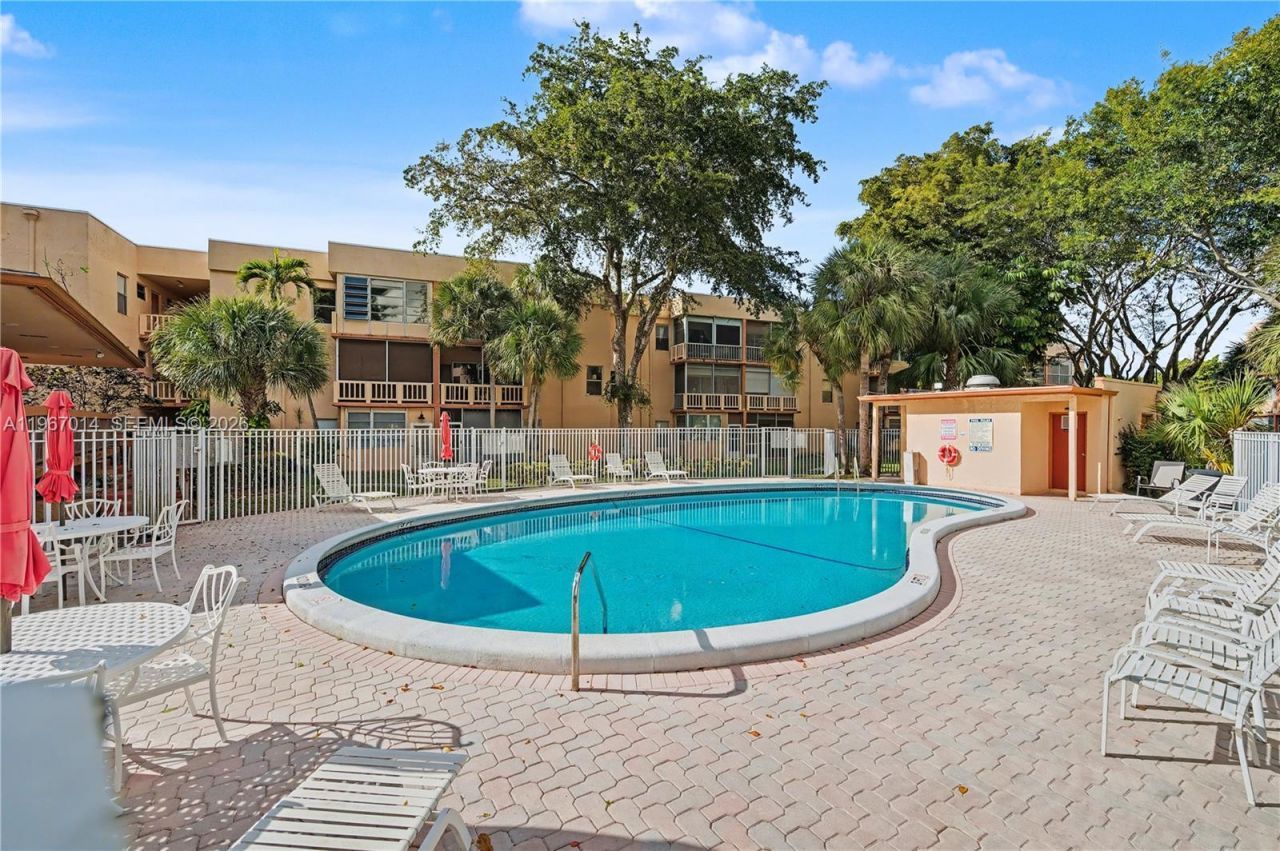 8380 Lagos De Campo Blvd, Unit 307, Tamarac, FL 33321 Photo