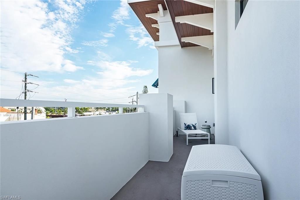 101 8th St S, Unit 302, Naples, FL 34102 Photo