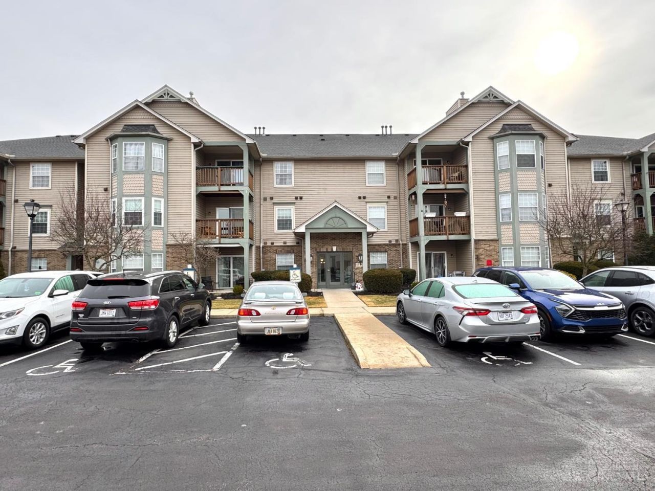 4941 N Arbor Woods Court, Unit 301, Cincinnati, OH 45248 Main Photo