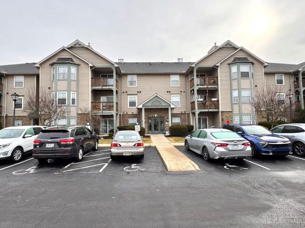 4941 N Arbor Woods Court, Unit 301, Cincinnati, OH 45248