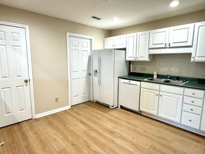 4941 N Arbor Woods Court, Unit 301, Cincinnati, OH 45248 Photo 17