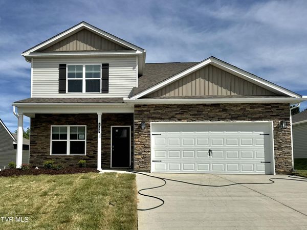 208 Artist Avenue, Johnson City, TN 37615