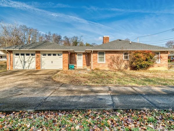 102 Grinstead Court, Glasgow, KY 42141