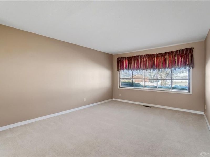 332 Kimbary Drive, Washington Township, OH 45458 Photo 10