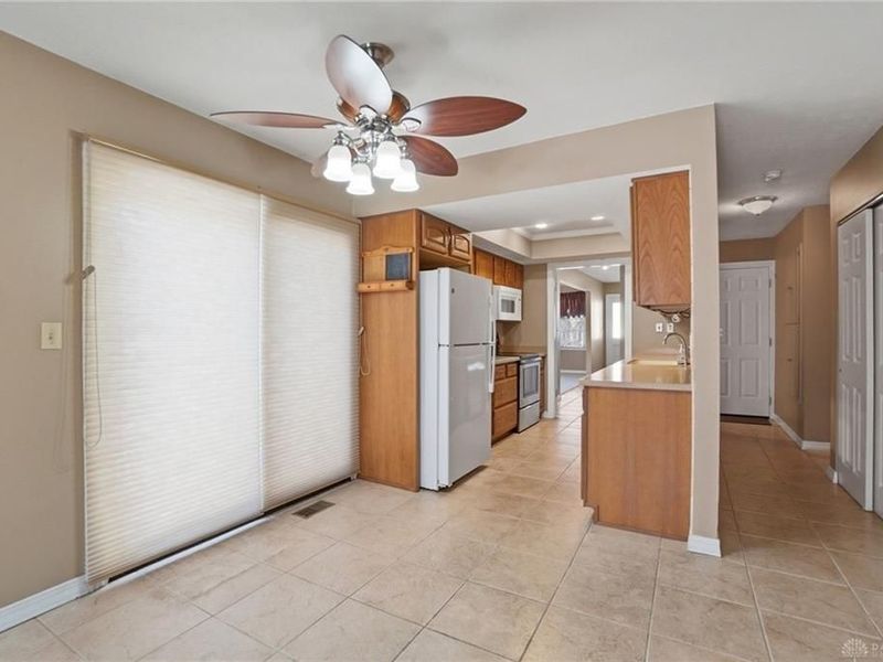 332 Kimbary Drive, Washington Township, OH 45458 Photo 25