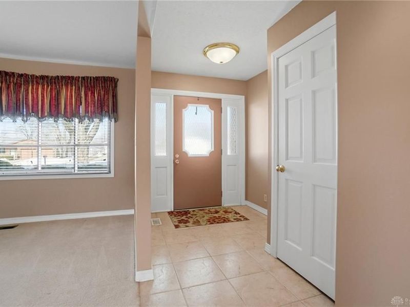 332 Kimbary Drive, Washington Township, OH 45458 Photo 6