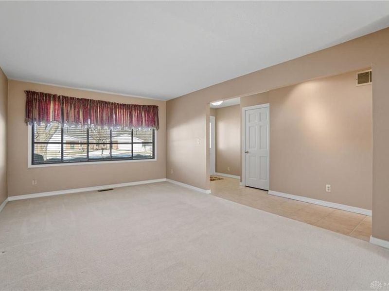 332 Kimbary Drive, Washington Township, OH 45458 Photo 8