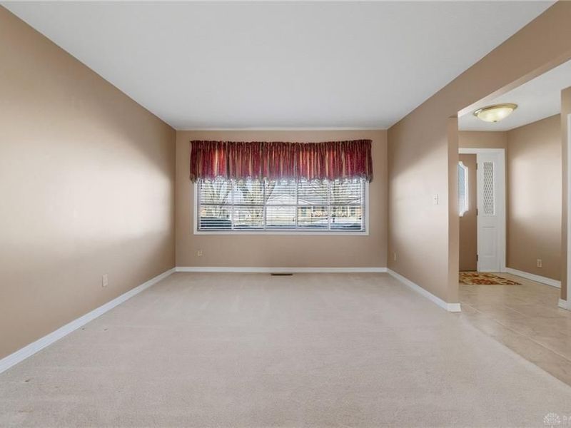 332 Kimbary Drive, Washington Township, OH 45458 Photo 9