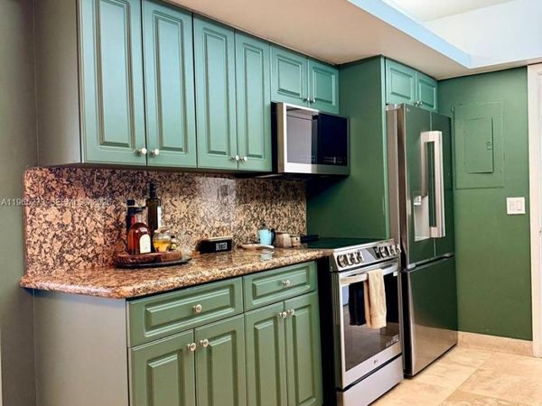 Unit 1811, Miami, FL 33181