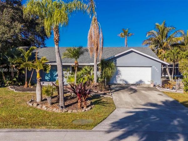 6581 Riparian Rd, Lake Worth, FL 33462