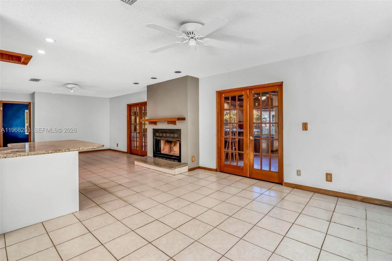 6581 Riparian Rd, Lake Worth, FL 33462 Photo