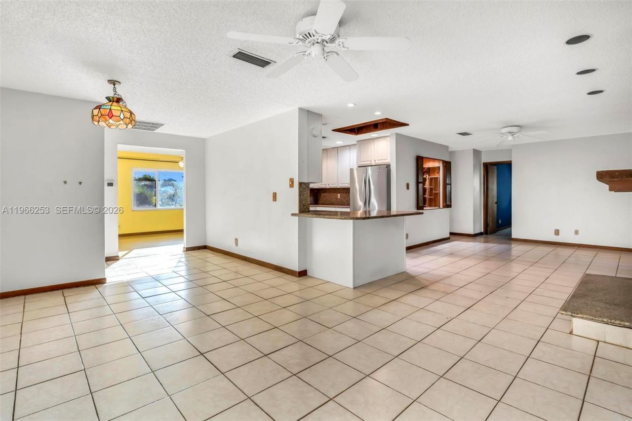 6581 Riparian Rd, Lake Worth, FL 33462 Photo