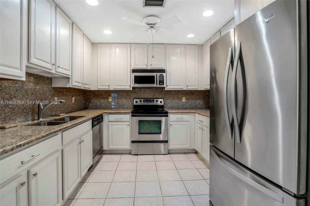 6581 Riparian Rd, Lake Worth, FL 33462 Photo