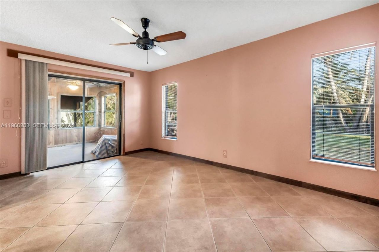 6581 Riparian Rd, Lake Worth, FL 33462 Photo