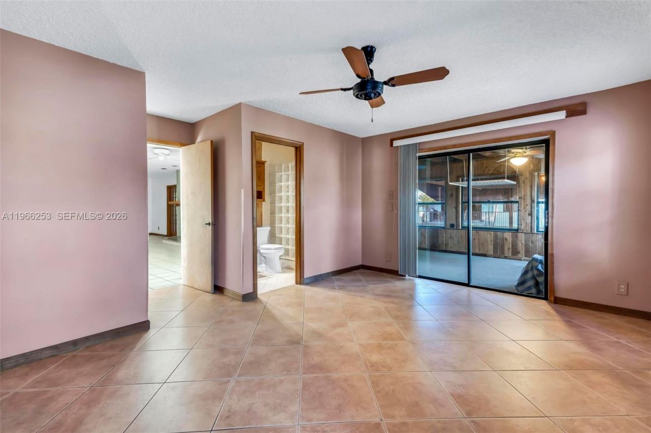 6581 Riparian Rd, Lake Worth, FL 33462 Photo