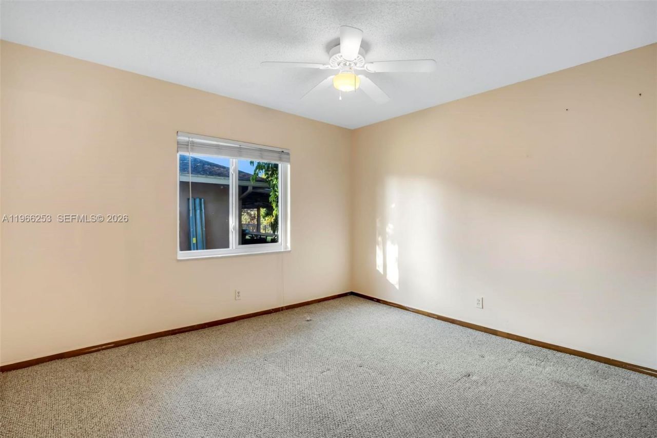 6581 Riparian Rd, Lake Worth, FL 33462 Photo