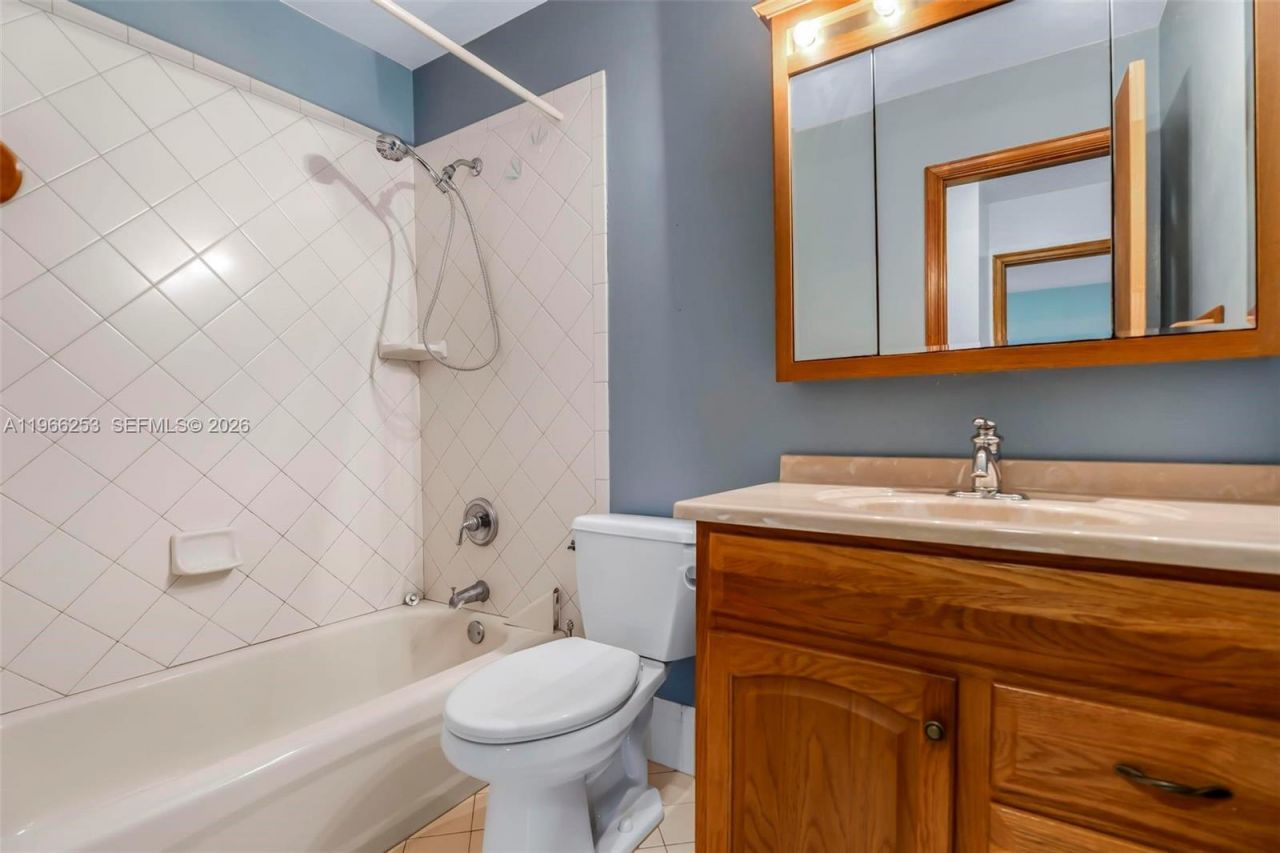 6581 Riparian Rd, Lake Worth, FL 33462 Photo