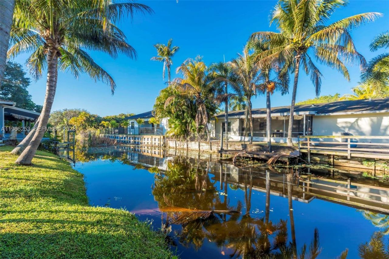 6581 Riparian Rd, Lake Worth, FL 33462 Photo