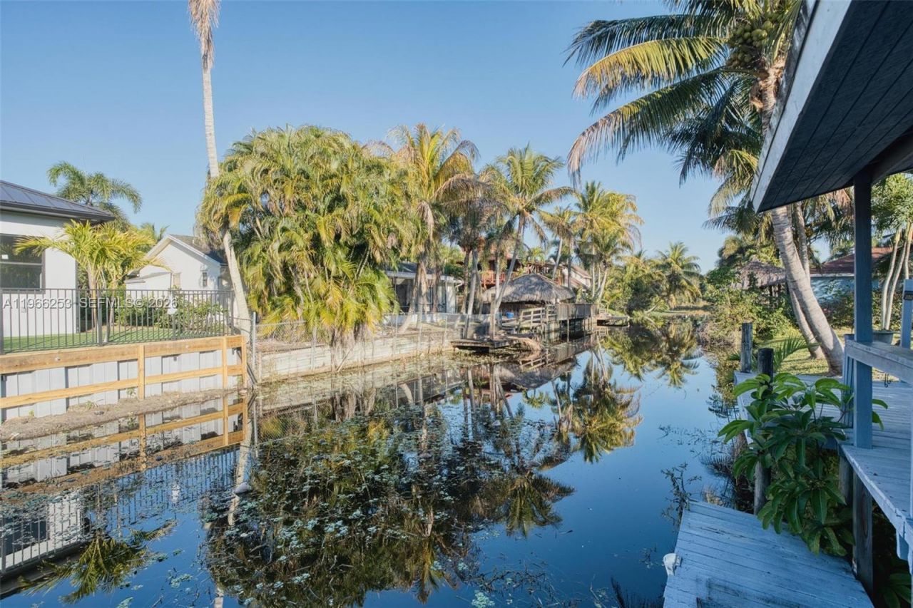 6581 Riparian Rd, Lake Worth, FL 33462 Photo