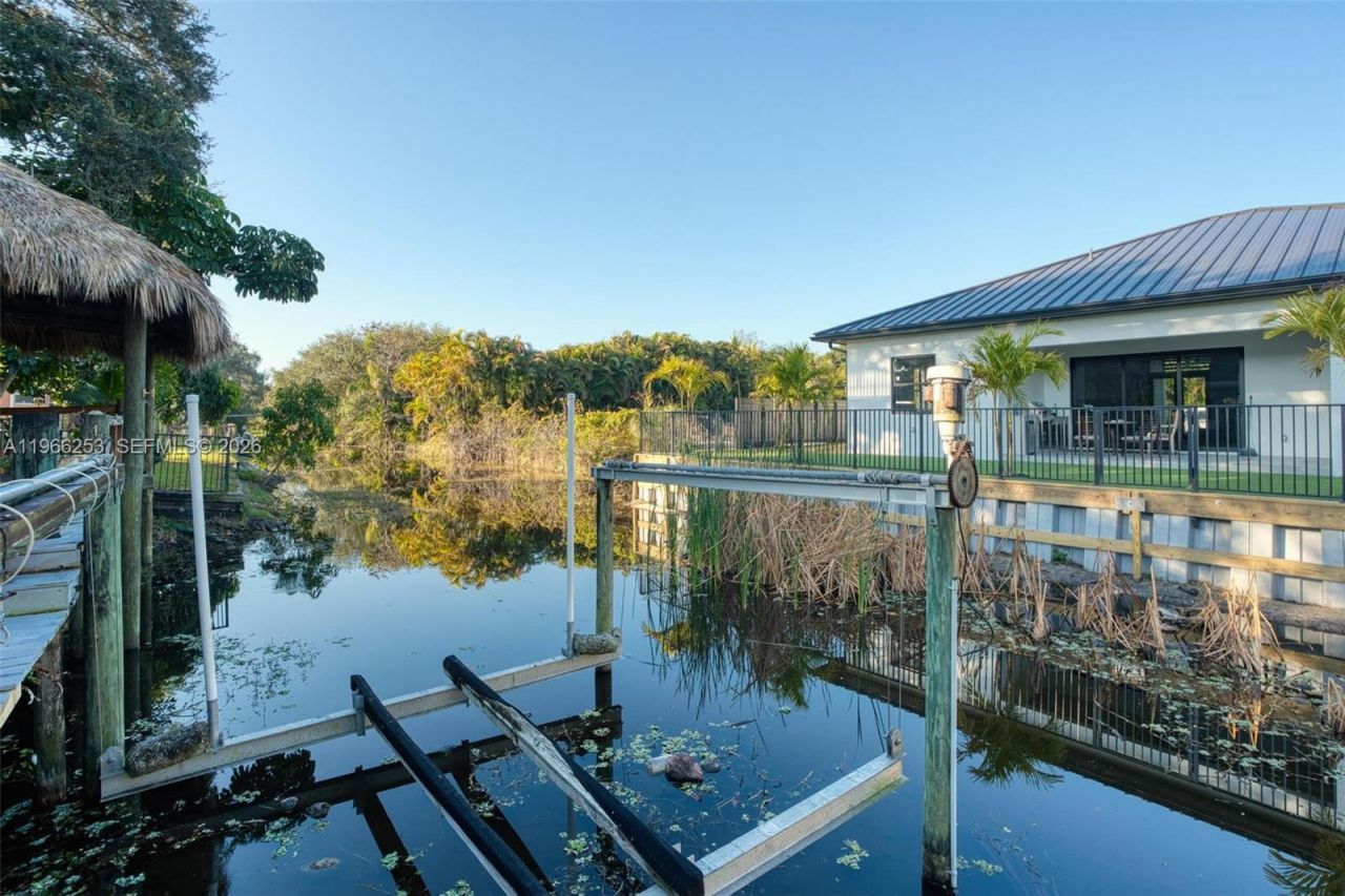 6581 Riparian Rd, Lake Worth, FL 33462 Photo