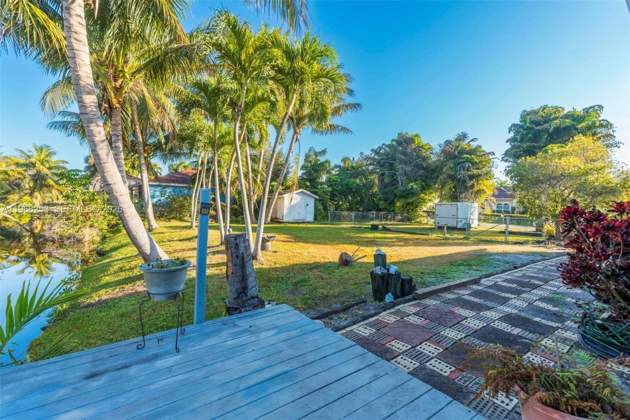 6581 Riparian Rd, Lake Worth, FL 33462 Photo