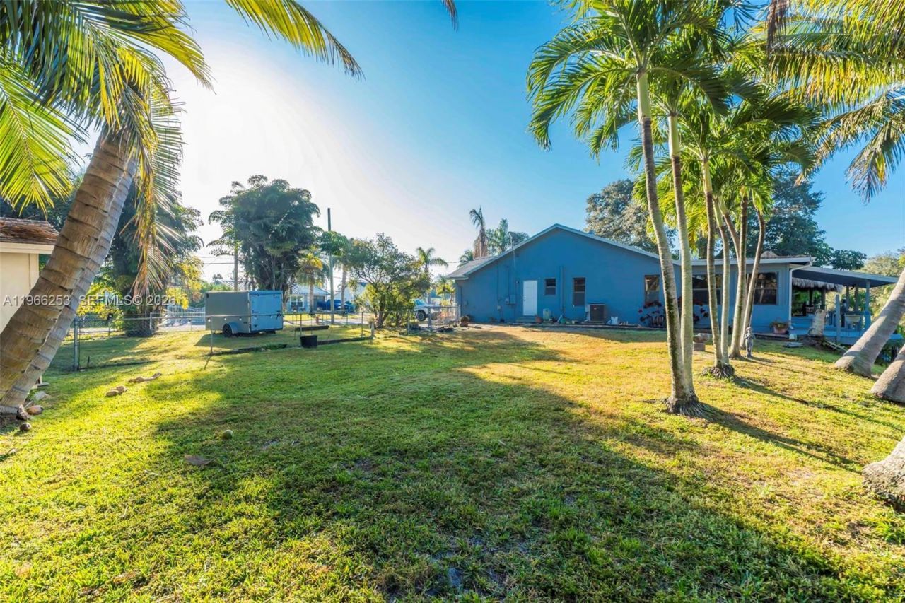 6581 Riparian Rd, Lake Worth, FL 33462 Photo