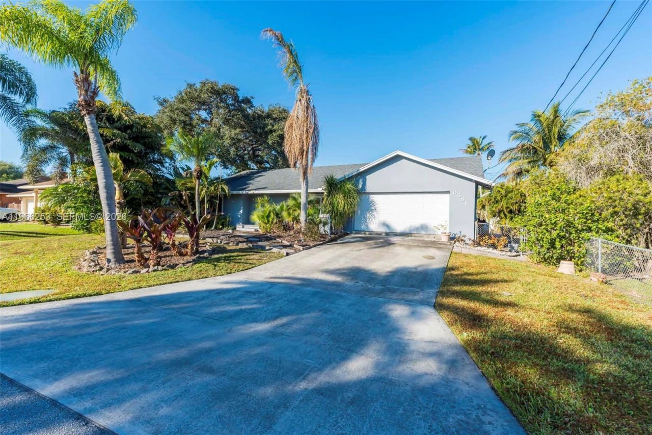 6581 Riparian Rd, Lake Worth, FL 33462 Photo