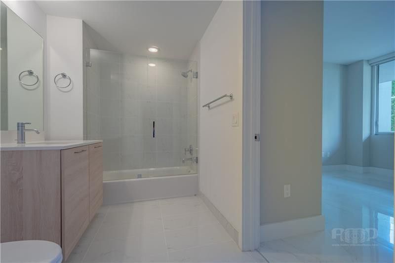 16385 Biscayne Boulevard, Unit 405, Aventura, FL 33160 Photo