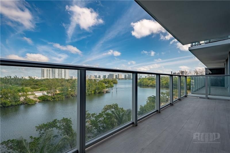 16385 Biscayne Boulevard, Unit 405, Aventura, FL 33160 Photo