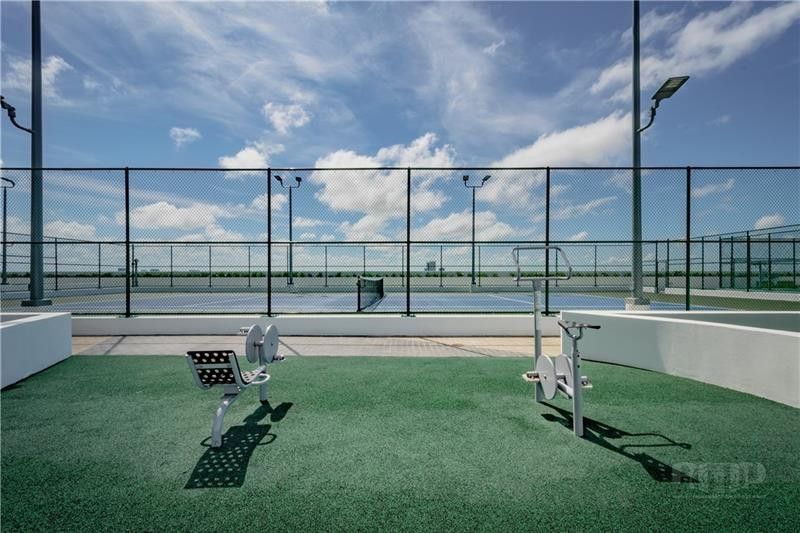 16385 Biscayne Boulevard, Unit 405, Aventura, FL 33160 Photo