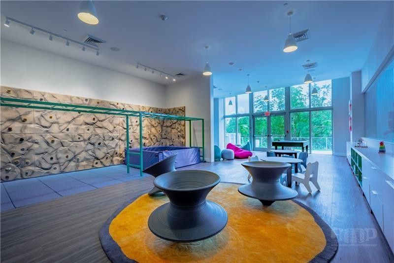 16385 Biscayne Boulevard, Unit 405, Aventura, FL 33160 Photo