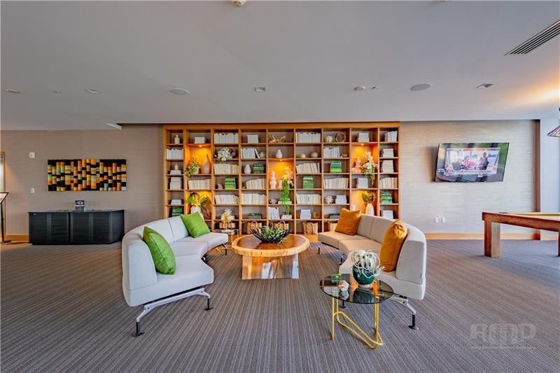 16385 Biscayne Boulevard, Unit 405, Aventura, FL 33160 Photo