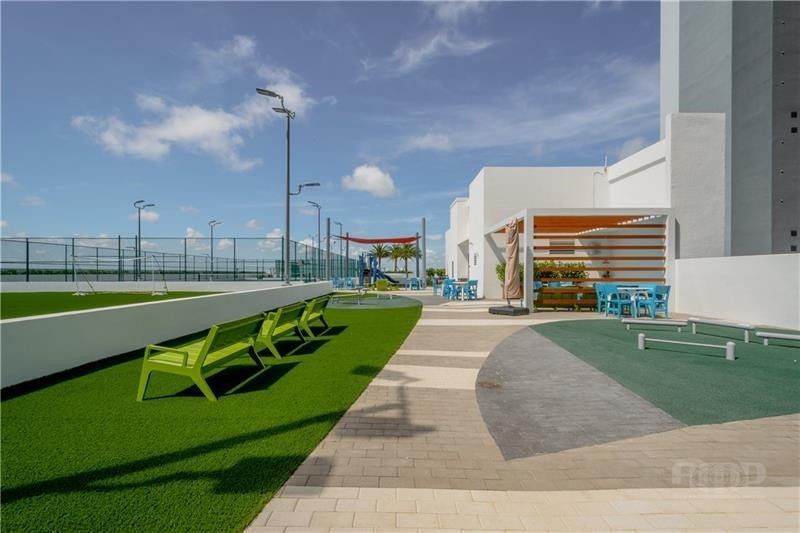 16385 Biscayne Boulevard, Unit 405, Aventura, FL 33160 Photo