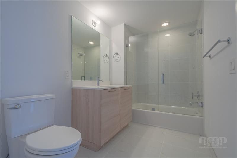 16385 Biscayne Boulevard, Unit 405, Aventura, FL 33160 Photo