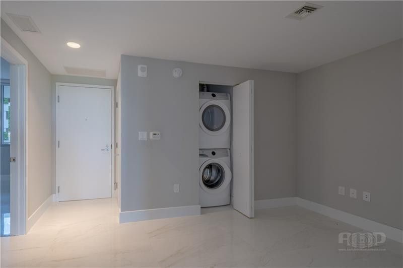 16385 Biscayne Boulevard, Unit 405, Aventura, FL 33160 Photo