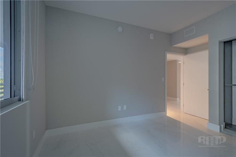 16385 Biscayne Boulevard, Unit 405, Aventura, FL 33160 Photo
