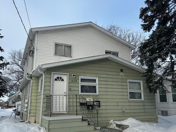 1038 College Street N, Fargo, ND 58102