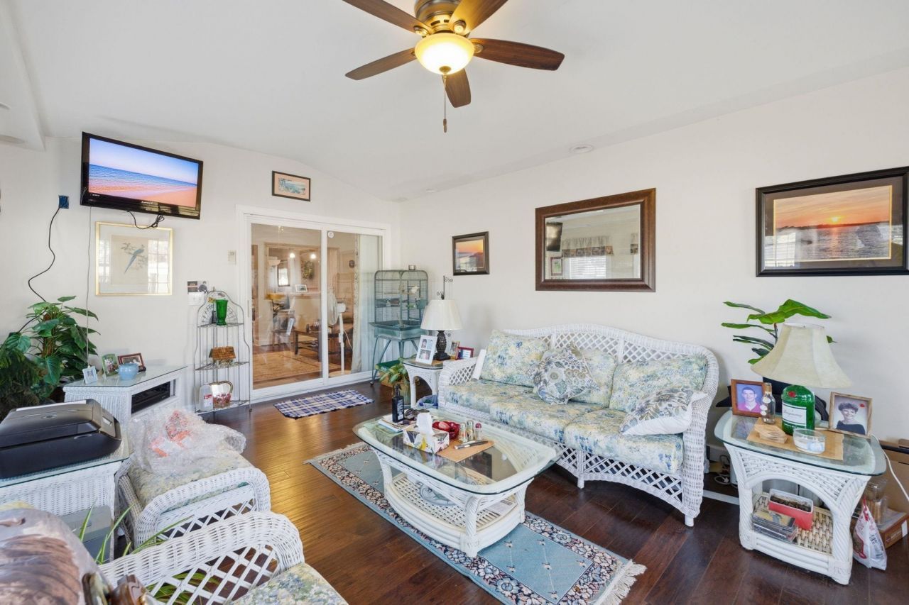 100 Murphy Way Photo 22