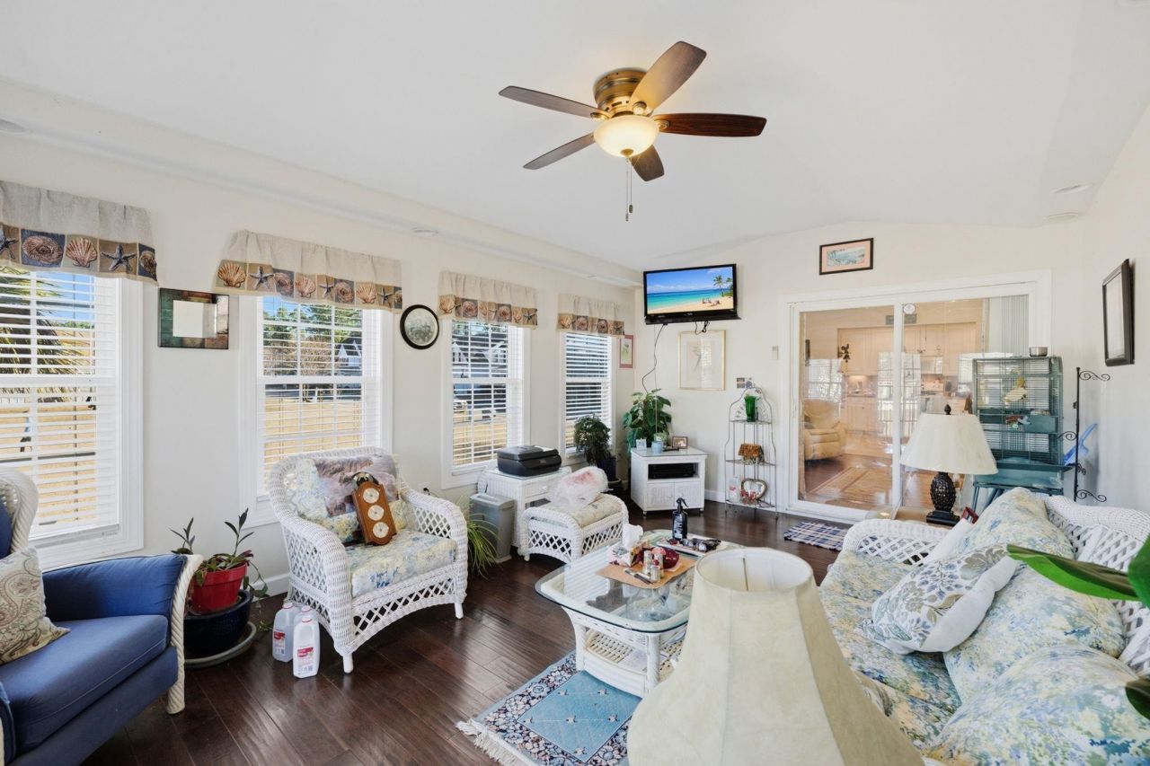 100 Murphy Way Photo 23