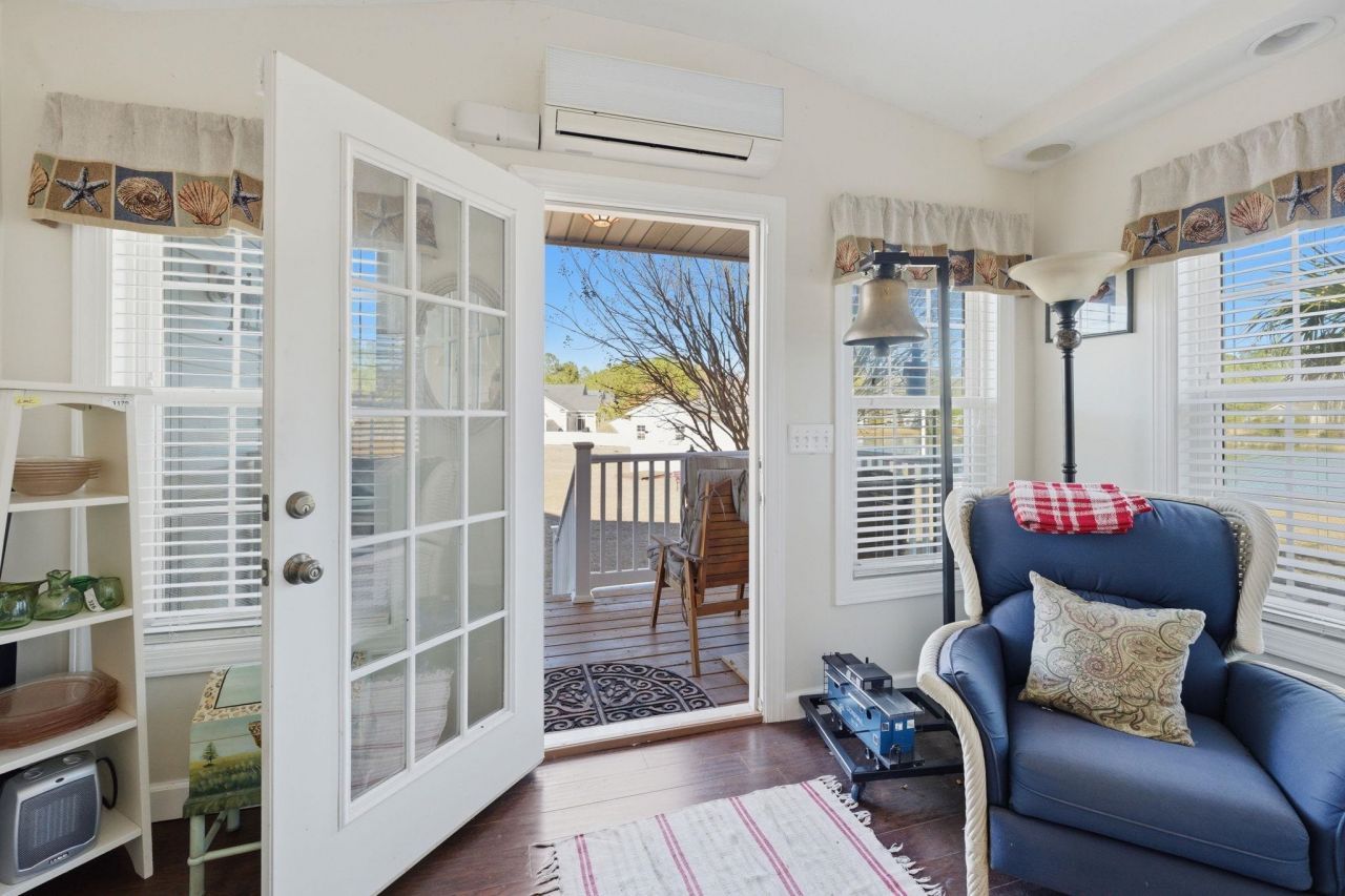 100 Murphy Way Photo 24