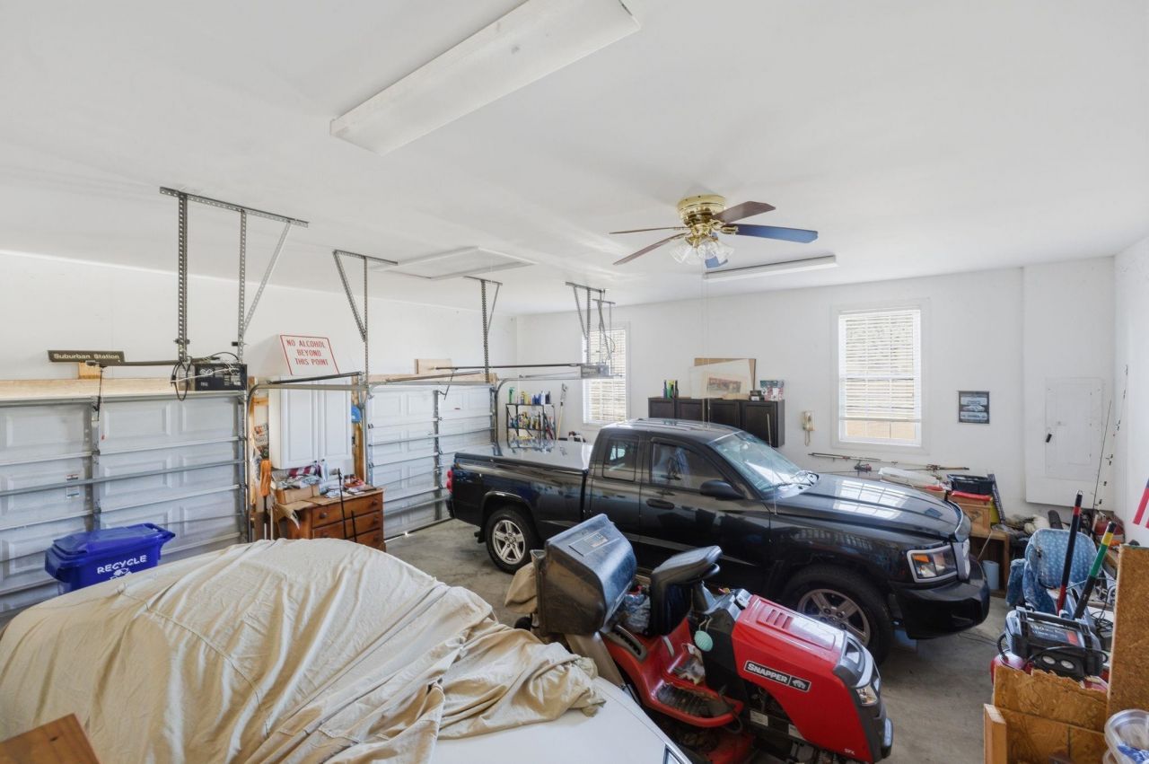 100 Murphy Way Photo 27