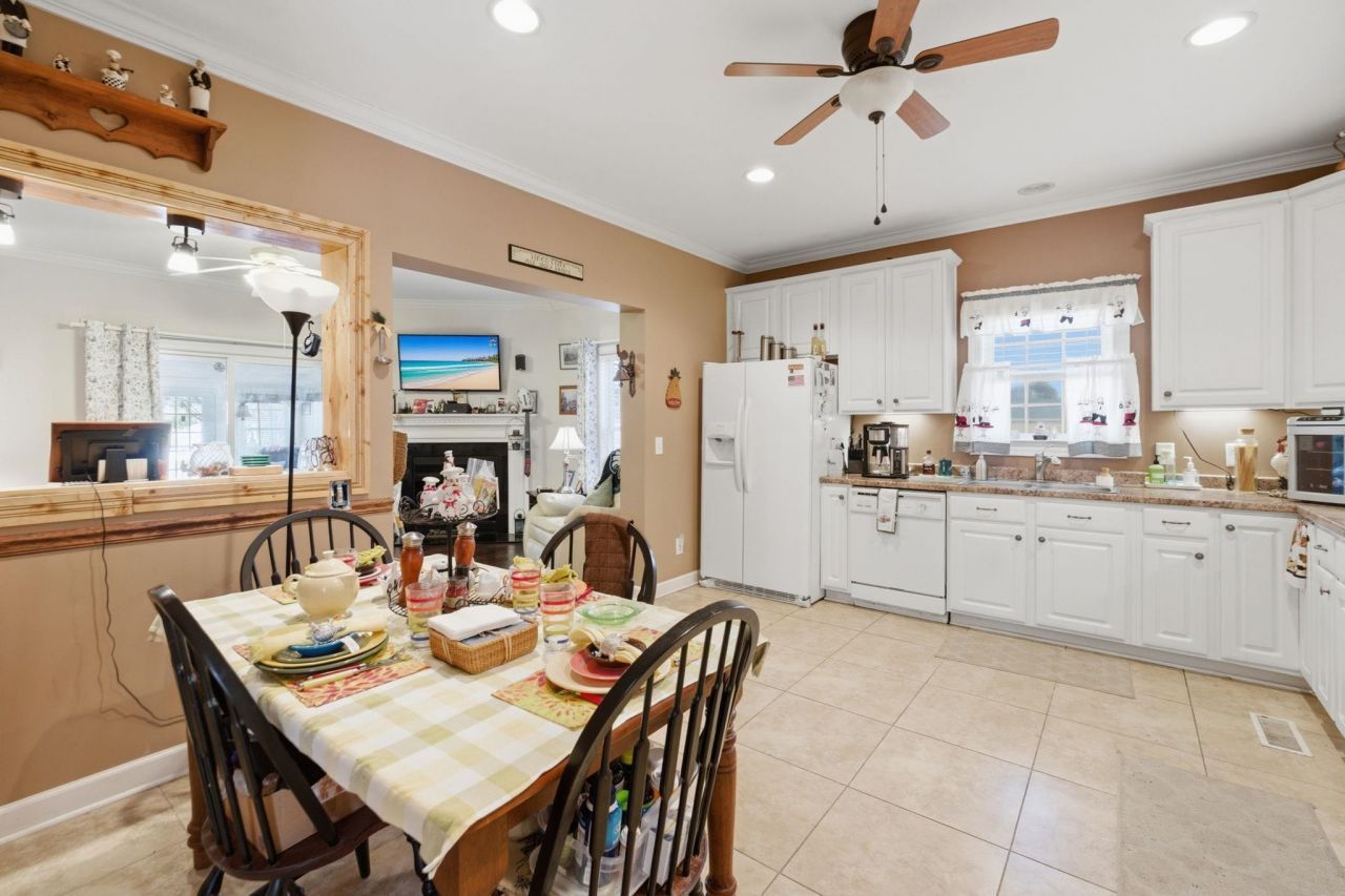 100 Murphy Way Photo 7