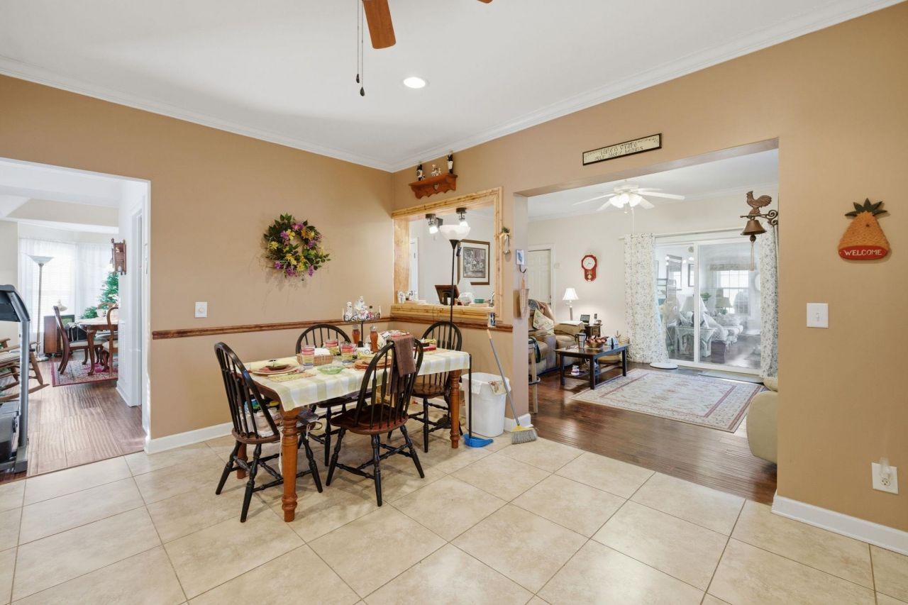 100 Murphy Way Photo 8