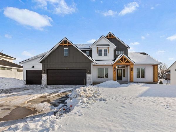 1904 Creekside Drive SW, Byron Center, MI 49315