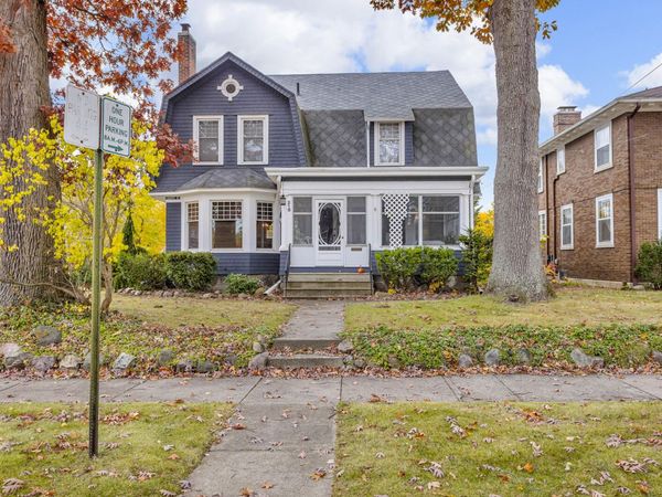 218 4th Street, Jackson, MI 49201